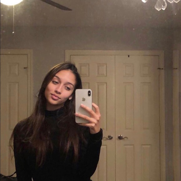 Meet your Posher, Jeannette - Picture 1 of 1